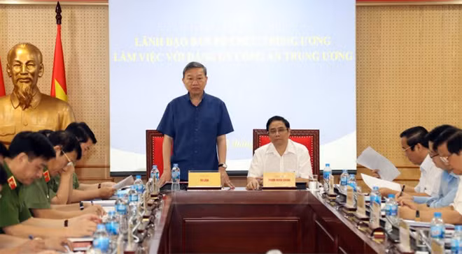Bộ trưởng Tô Lâm phát biểu tại buổi làm việc. Bộ trưởng Tô Lâm phát biểu tại buổi làm việc.