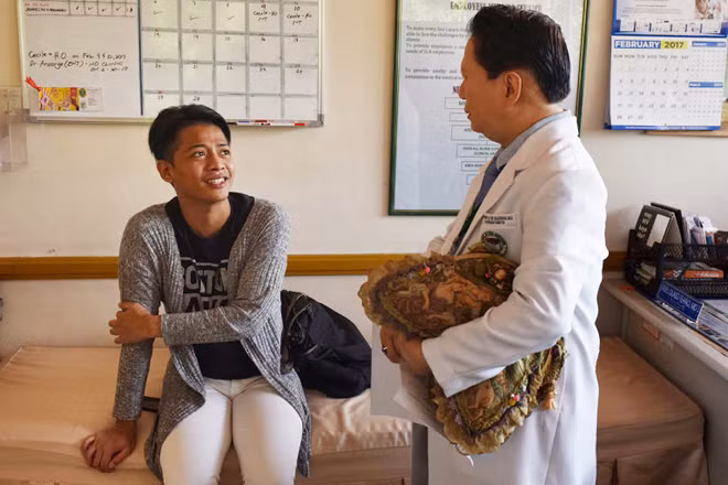 Tumala đã bị nhiễm HIV.