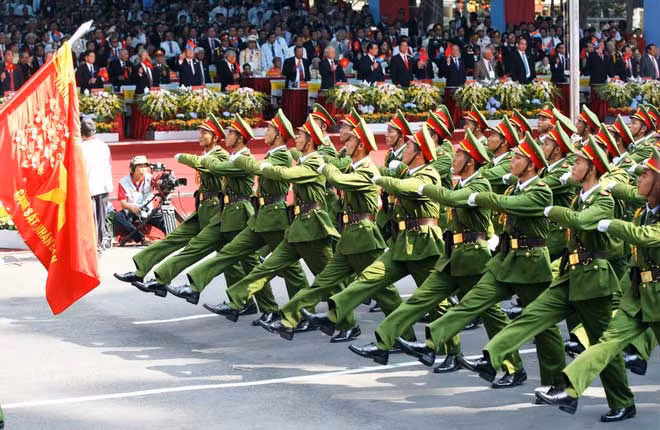 Cảnh sát nhân dân ngày càng chính quy, hiện đại, sẵn sàng đáp ứng mọi nhiệm vụ.