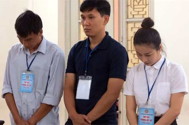 Đường dây buôn lậu vàng của nguyên nữ tiếp viên hàng không Hoàng Thị Ngọc Anh trước vành móng ngựa.