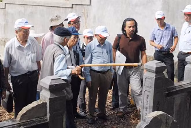 Khuôn viên chùa Vạn Phước trên gò Dương Xuân, nơi mà nhà nghiên cứu Nguyễn Đắc Xuân cùng với giáo sư Phan Huy Lê thực địa. Ảnh: Võ Thạnh