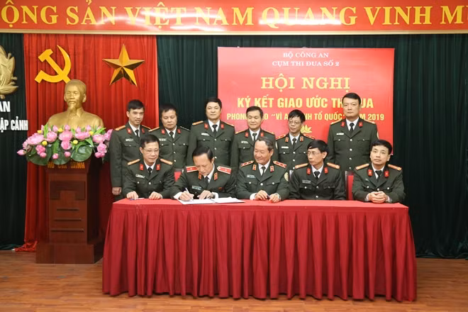Lễ ký kết giao ước thi đua phong trào “Vì an ninh Tổ quốc” năm 2019.