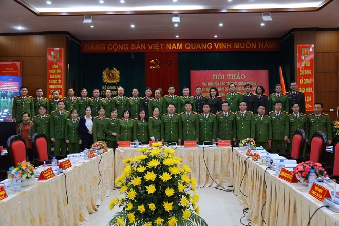Các đại biểu tại hội thảo.