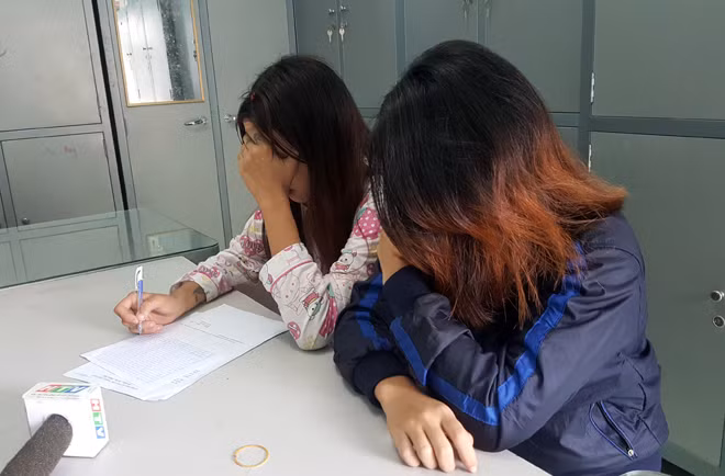 Y và H viết bảng tường trình khiến cho nhiều gia đình, nhà trường phải suy nghĩ đến cách giáo dục của mình.