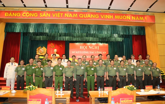 Bộ trưởng Tô Lâm và các đại biểu tham dự Hội nghị. Bộ trưởng Tô Lâm và các đại biểu tham dự Hội nghị.