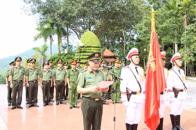 Công an tỉnh Nghệ An báo công lên anh linh Chủ tịch Hồ Chí Minh