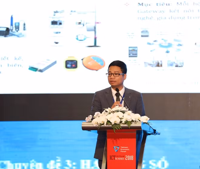 Đại diện Viettel phát biểu tại Vietnam ICT Summit.