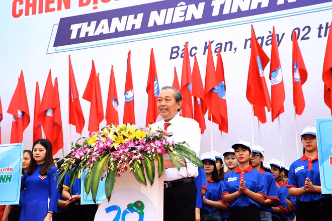 Phó Thủ tướng Trương Hòa Bình phát biểu tại Lễ ra quân chiến dịch Thanh niên tình nguyện hè 2019. - Ảnh: VGP/Lê Sơn
