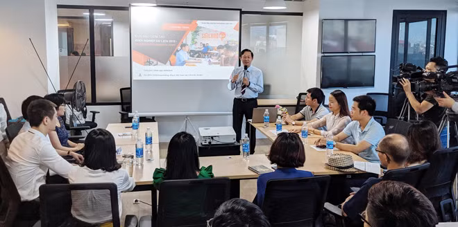 Trong thời gian tới sẽ cần thêm nhiều kênh kết nối giữa người làm du lịch và các bên cung cấp giải pháp về công nghệ. Trong thời gian tới sẽ cần thêm nhiều kênh kết nối giữa người làm du lịch và các bên cung cấp giải pháp về công nghệ.