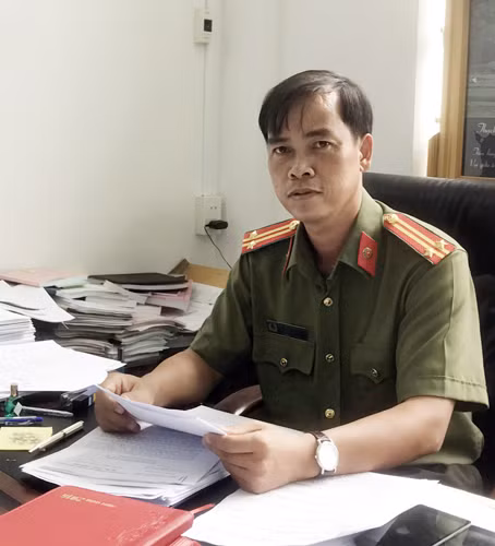 Trung tá Nguyễn Viết Đông, Phó Trưởng Công an thị xã Hà Tiên.