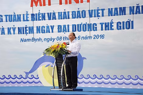 Thủ tướng Nguyễn Xuân Phúc phát biểu tại lễ mít tinh.