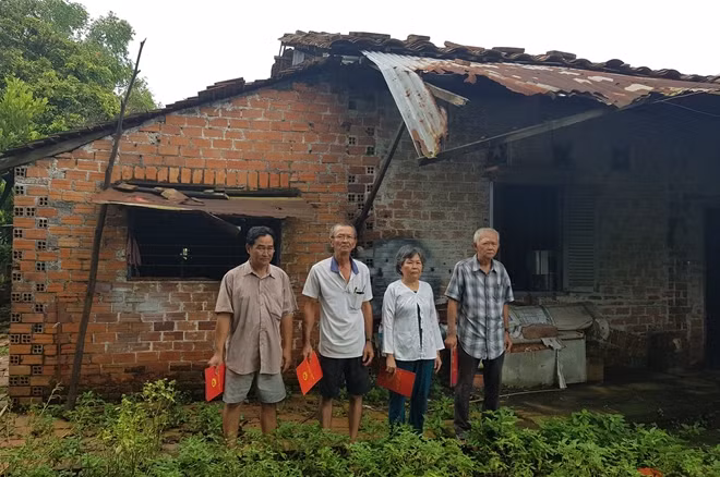 Sổ đỏ người dân vẫn còn nhưng tỉnh Vĩnh Long đã ký giấy, giao đất cho doanh nghiệp.