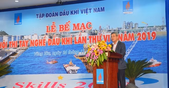 Ông Đỗ Chí Thanh - Phó Tổng giám đốc Tập đoàn, Trưởng Ban Tổ chức Hội thi tay nghề Dầu khí lần thứ VI phát biểu tại buổi trao giải.