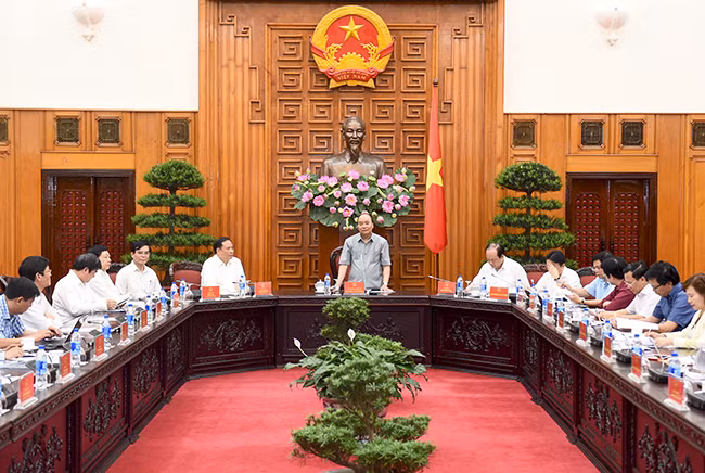 Thủ tướng làm việc với lãnh đạo tỉnh Hải Dương. Ảnh: VGP/Quang Hiếu