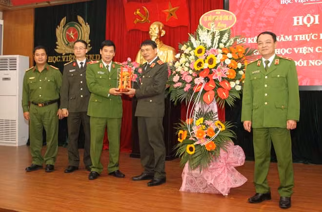 Lãnh đạo Cục Đối ngoại chúc mừng những thành công của Học viện CSND..