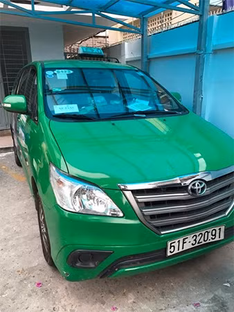 Xe taxi 51F-320.91.