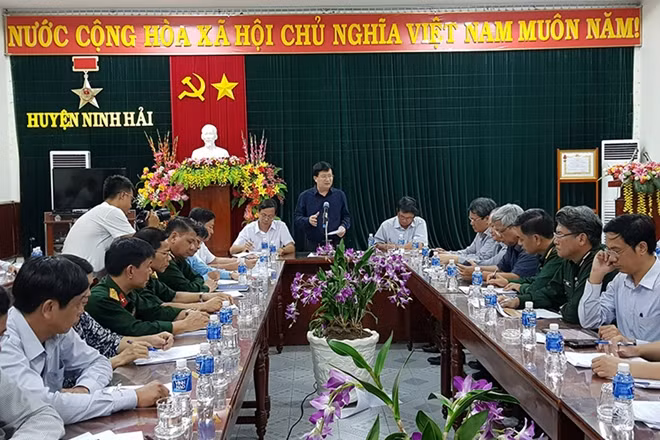 Phó Thủ tướng Trịnh Đình Dũng yêu cầu công tác chuẩn bị ứng phó bão số 14 của Ninh Thuận phải hoàn thành trước 21 giờ tối 18-11.