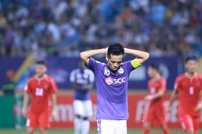 Văn Quyết không được triệu tập lên ĐT Việt Nam. Ảnh: H.A.