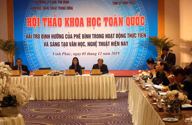 Toàn cảnh hội thảo ngày 5-12.
