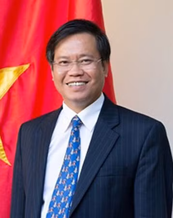 Đại sứ Hoàng Anh Tuấn.