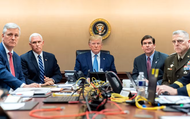 Tổng thống Mỹ Donald Trump và các lãnh đạo theo dõi chiến dịch tiêu diệt Abu Bakr al-Baghdadi.