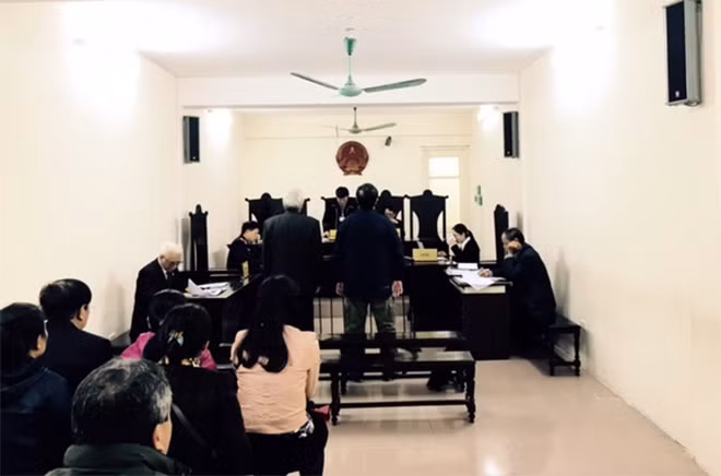 Quang cảnh phiên tòa.