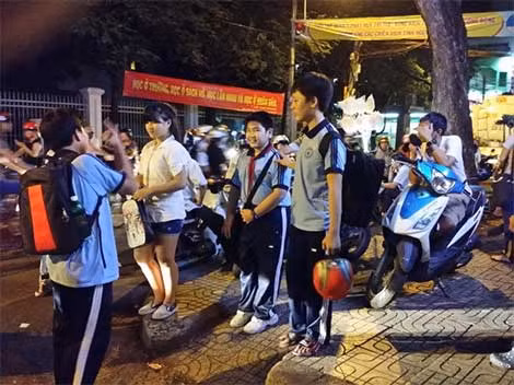 Cấm dạy thêm - học thêm: Muôn thuở chỉ giải quyết được phần ngọn