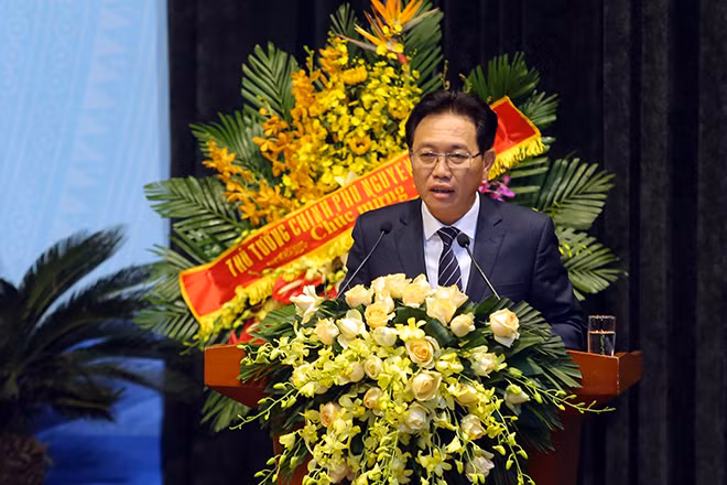 Tổng giám đốc PVN Nguyễn Vũ Trường Sơn trình bày báo cáo tóm tắt kết quả sản xuất kinh doanh năm 2018 và triển khai nhiệm vụ năm 2019.