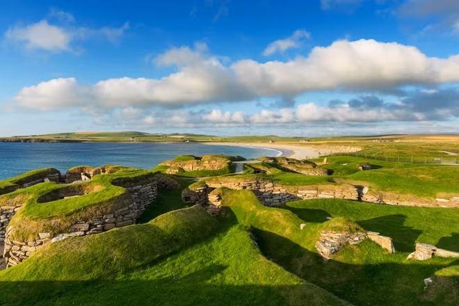 Ngôi làng thời tiền sử Skara Brae.
