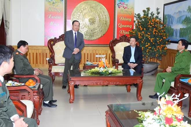 Thứ trưởng Nguyễn Văn Thành biểu dương, đánh giá cao những kết quả mà lực lượng Công an tỉnh đã đạt được trong những ngày nghỉ Tết nguyên đán.