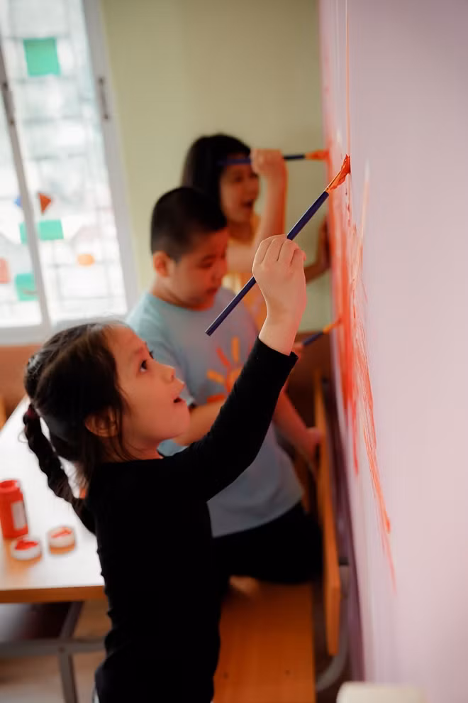 Work shop vẽ của trẻ em tại Trung tâm Hy Vọng.