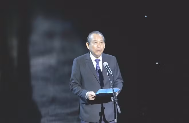 Phó Thủ tướng Thường trực Chính phủ Trương Hoà Bình phát biểu tại Lễ tưởng niệm - Ảnh: VGP/Lê Sơn