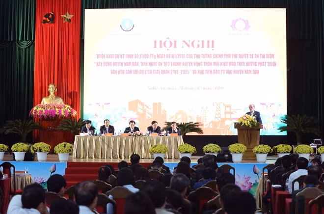 Hội nghị triển khai Quyết định của Thủ tướng Chính phủ phê duyệt Đề án thí điểm xây dựng huyện Nam Đàn, tỉnh Nghệ An trở thành huyện nông thôn mới kiểu mẫu. Ảnh VGP/Thành Chung