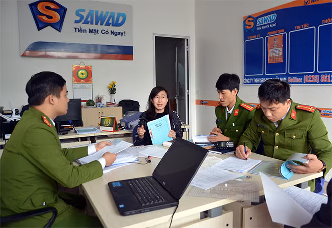 Tổ công tác kiểm tra các hồ sơ pháp lý liên quan đến hoạt động của cơ sở kinh doanh dịch vụ tài chính. Tổ công tác kiểm tra các hồ sơ pháp lý liên quan đến hoạt động của cơ sở kinh doanh dịch vụ tài chính.