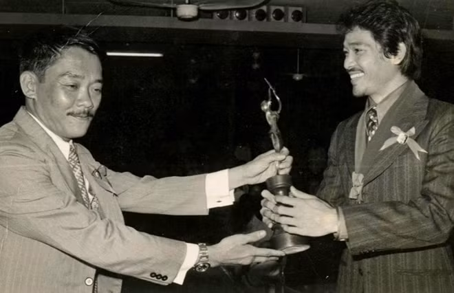 Trần Quang nhận giải "Diễn viên xuất sắc và được ái mộ nhất" lần thứ hai năm 1973.