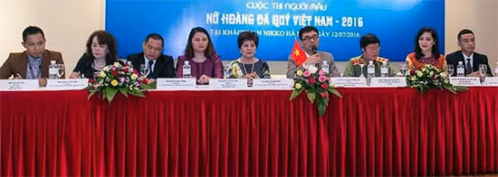 BTC Cuộc thi NH đá quý 2016.