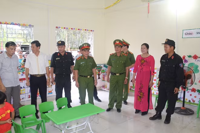 Một số hình ảnh tại buổi khánh thành điểm trường.