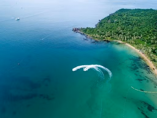 Phú Quốc hội tụ đầy đủ yếu tố để “nâng cấp” lên thành phố. Phú Quốc hội tụ đầy đủ yếu tố để “nâng cấp” lên thành phố.