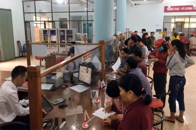 Agribank nỗ lực cho vay vốn, đẩy lùi tín dụng đen. Agribank nỗ lực cho vay vốn, đẩy lùi tín dụng đen.