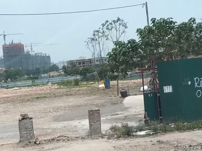 Hồ nằm cạnh Nghĩa trang Yên Sở thuộc phường Yên Sở đã được san lấp xong và đã được thưng tolel; và nay mai đây sẽ trở thành bãi trông giữ xe ôtô...?