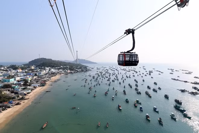 Cáp treo Hòn Thơm hút lượng khách lớn về Nam Đảo Ngọc.