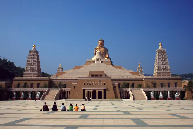 Tổ hợp tưởng niệm hoành tráng "Buddha Memorial Center" tại Cao Hùng.