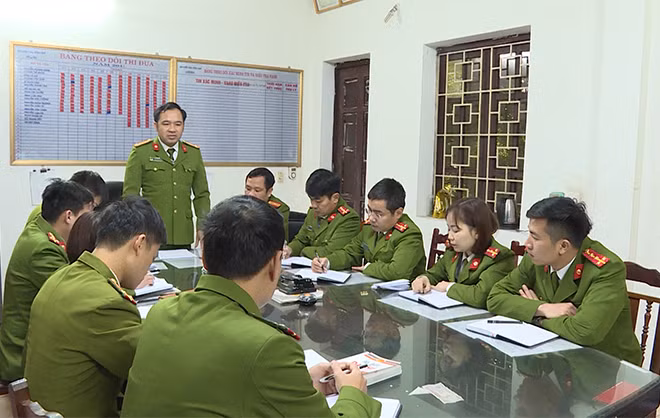 Lực lượng Cảnh sát triển khai các nhiệm vụ công tác thực hiện đợt cao điểm. Lực lượng Cảnh sát triển khai các nhiệm vụ công tác thực hiện đợt cao điểm.