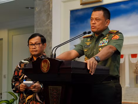 Tướng Gatot Nurmantyo trong cuộc họp báo mới đây ở Jakarta. Tướng Gatot Nurmantyo trong cuộc họp báo mới đây ở Jakarta.