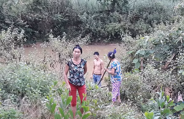 Ao nước nơi 2 anh em Sầm Hoàng Huy (SN 2013) và Sầm Minh Hùng (SN 2016) bị tử vong. Ao nước nơi 2 anh em Sầm Hoàng Huy (SN 2013) và Sầm Minh Hùng (SN 2016) bị tử vong.