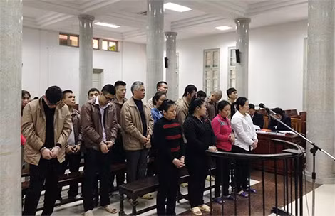 Các bị cáo tại phiên xử. Các bị cáo tại phiên xử.