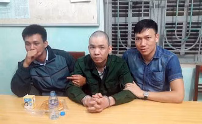Với sự nỗ lực của Đại tá Nguyễn Đức Thính và đồng đội, tên tử tù trốn trại Nguyễn Văn Tình đã bị bắt giữ vào rạng sáng 17-9 ở Hòa Bình.