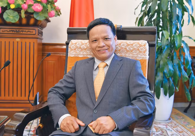 Đại sứ Nguyễn Hồng Thao.