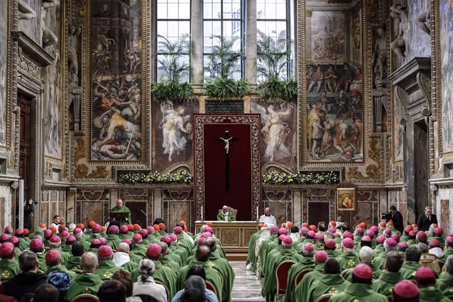 Giáo hoàng Phanxicô đã khép lại một hội nghị thượng đỉnh chưa từng có của Vatican về lạm dụng tình dục giáo sĩ bằng cách hứa sẽ bảo vệ trẻ em và giúp đỡ các nạn nhân, nhưng ông chỉ đưa ra một vài chi tiết chính sách (Ảnh: AP)
