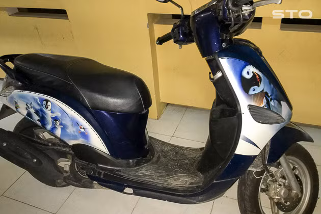 Chiếc xe Duyên mang đi cầm rồi hoang báo bị cướp.